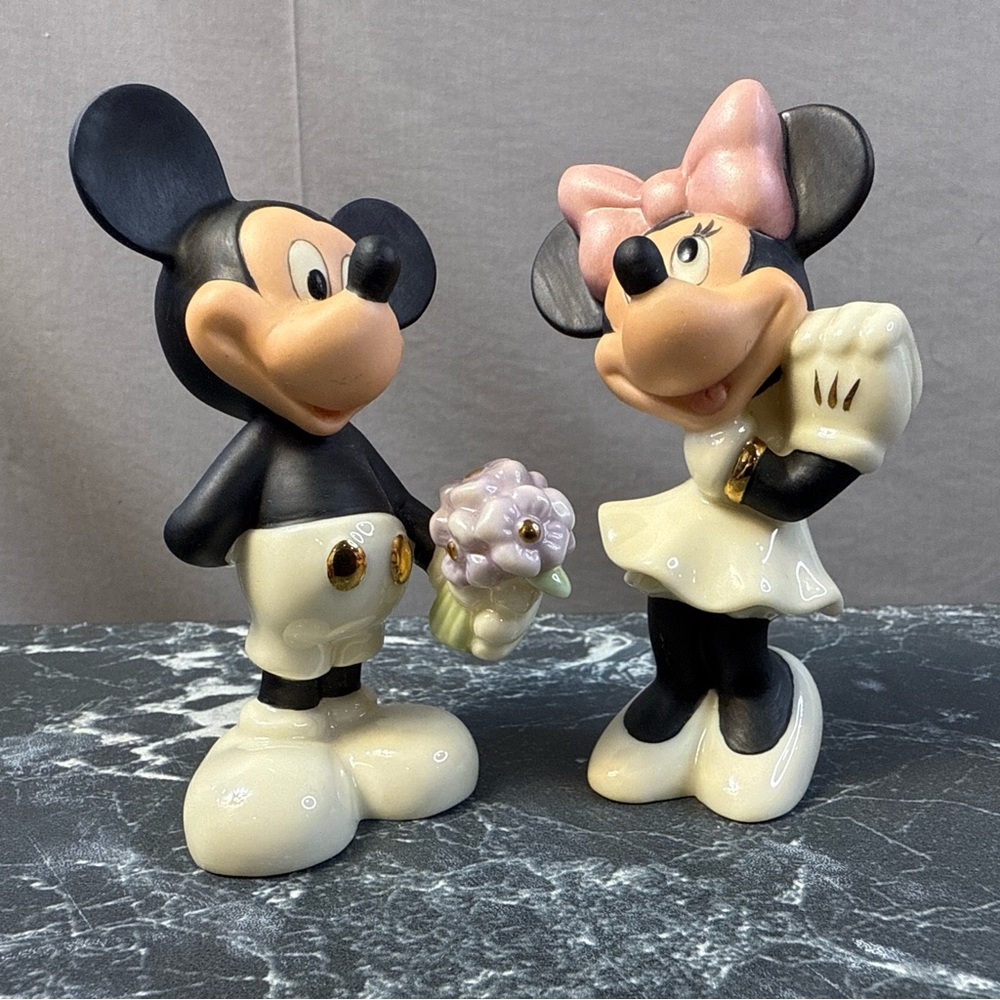 Disney Lenox Classics Mickey & Minnie Mouse Salt & Pepper Shaker Set